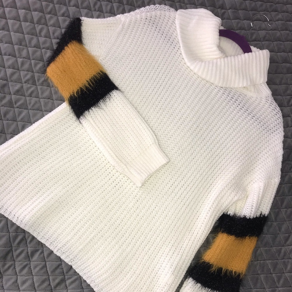 White Cowl Neck Sweater w/ Designed Sleeve